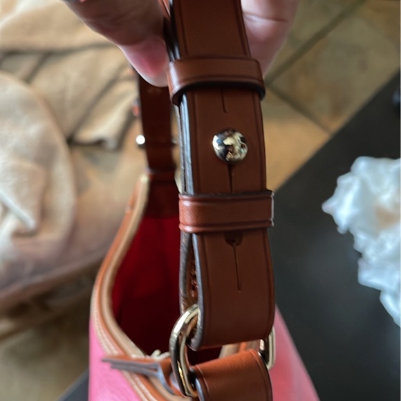 NWOT DONNEY AND BOURKE LEATHER PEBBLE PINK HOBO BAG - Picture 12 of 12